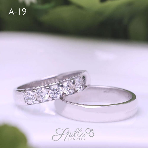 4 Tips Rawat Cincin Pernikahan Emas yang Tak Boleh Terlewatkan