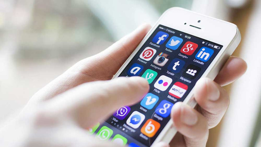 Tips Bermedia Sosial yang Baik dan Asyik Ketika Mempersiapkan Hari Pernikahan